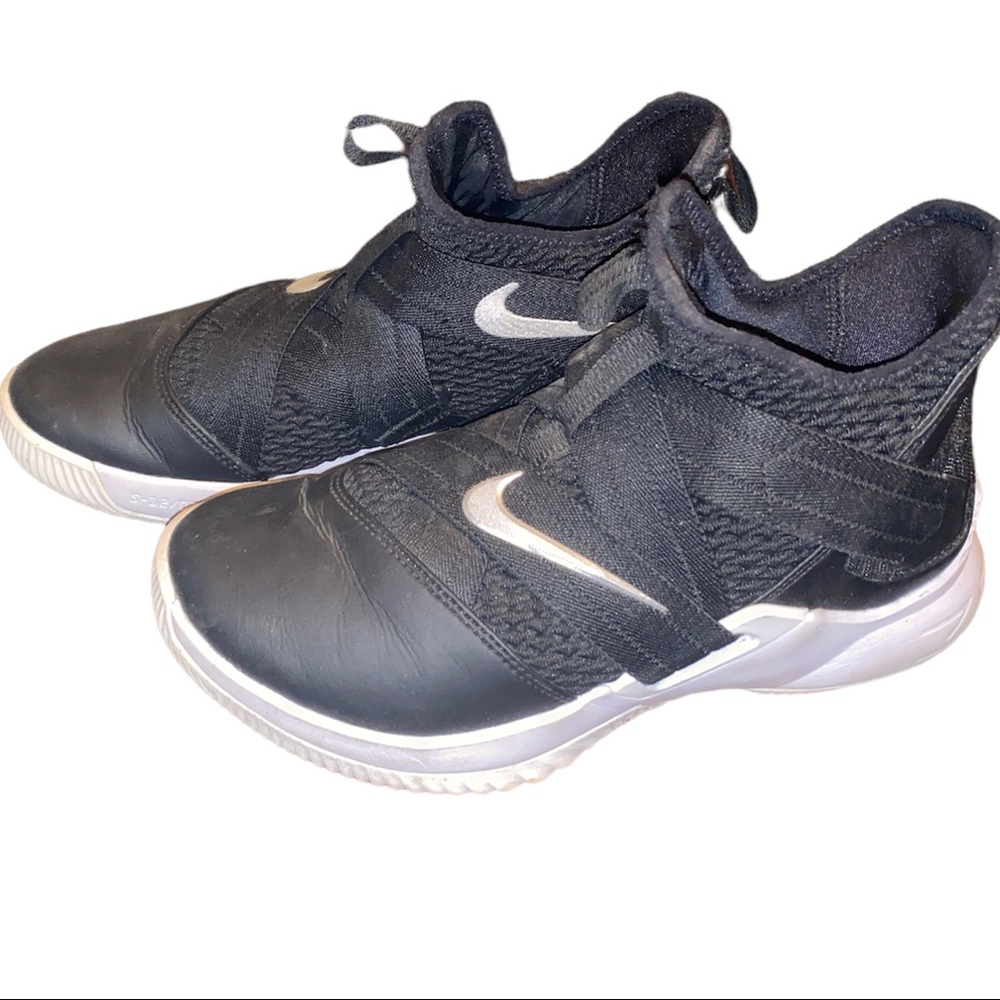 Boys Nike basketball shoes